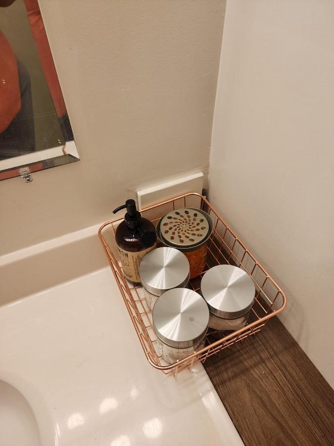 Economical Homestay Burnaby Esterno foto