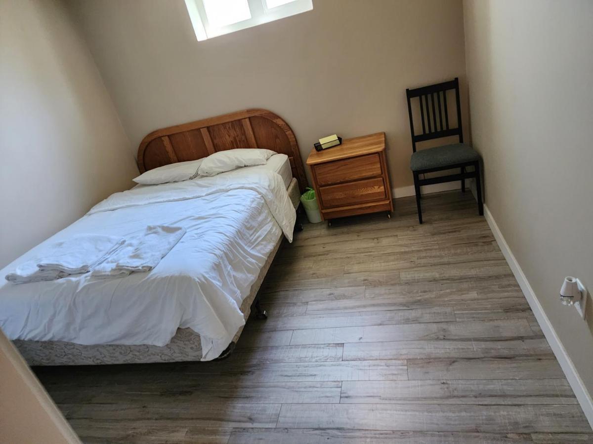 Economical Homestay Burnaby Esterno foto